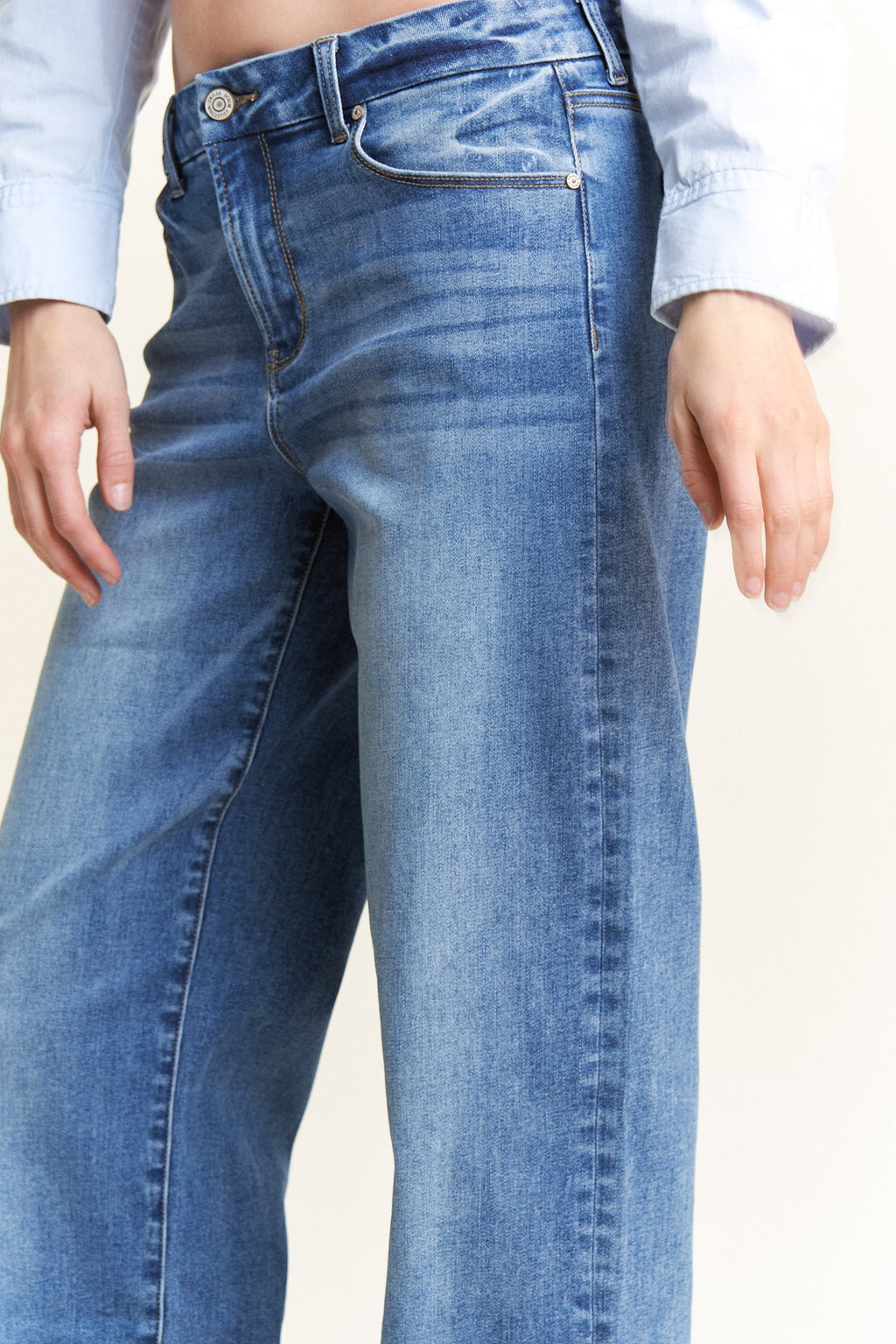 Mid Waist Loose Straight Jeans — additional view 8