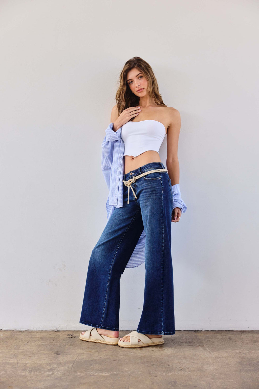Low Waist Relaxed Wide Leg Jeans — additional view 7