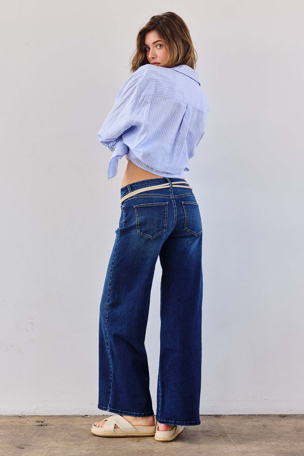 Low Waist Relaxed Wide Leg Jeans — additional view 4