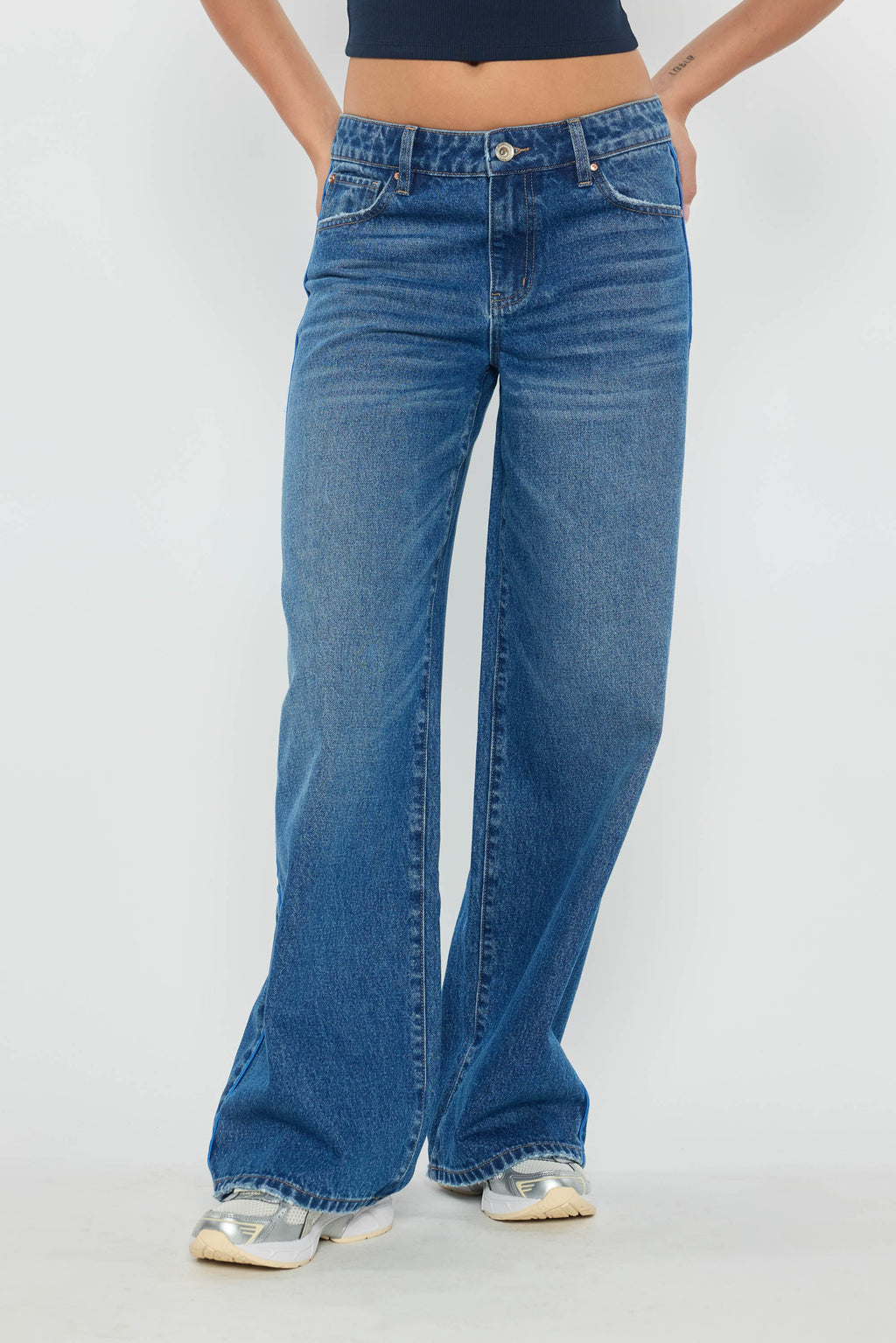 Low Waist Baggy Wide Leg Jeans with Side Piping Detail — additional view 5